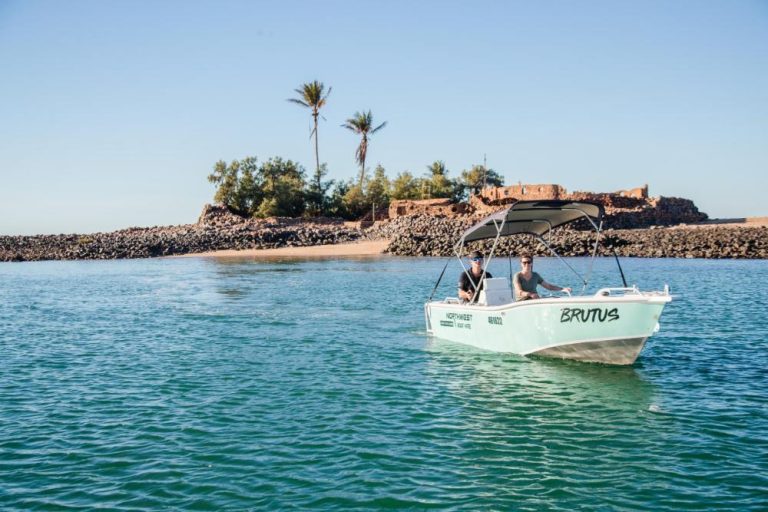 Boats For Hire - Karratha Charter Boat - Northwest Boat Hire